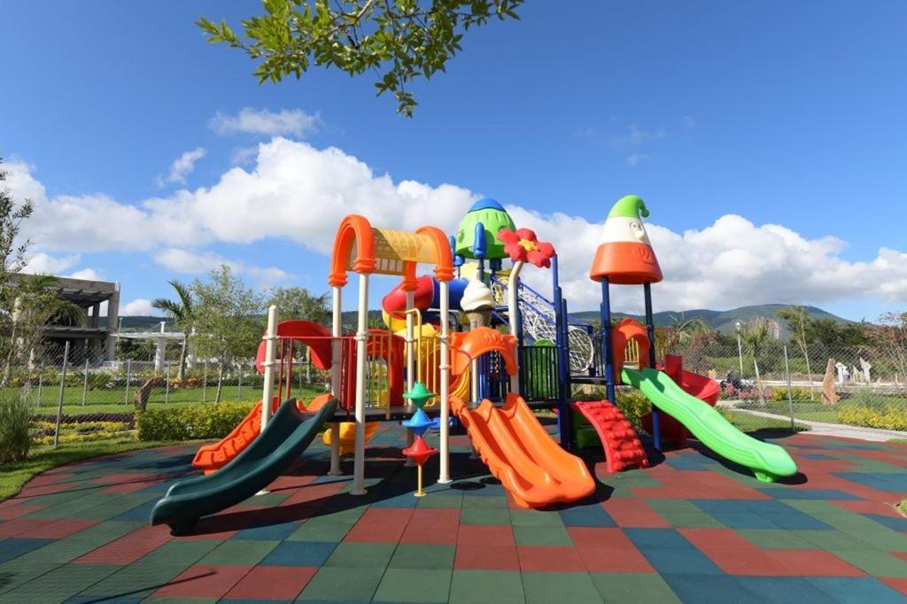 Hermosa Casa En Orilla Del Lago -Zona De Villedos- San Cristobal Zapotitlan Eksteriør billede